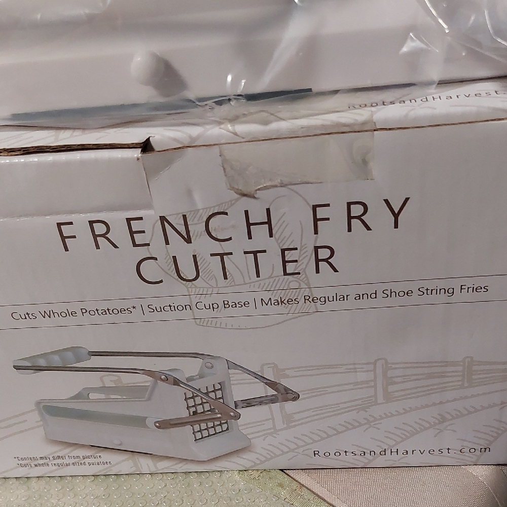 White Kitchen Tool for Effortless Fry Cutting - Picture 3 of 15